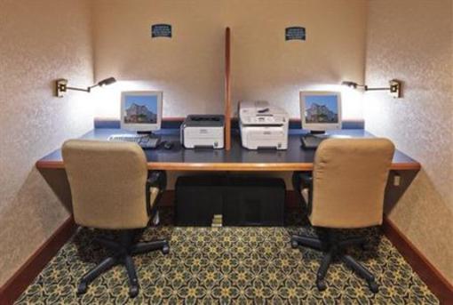 фото отеля Staybridge Suites Woodland Hills Tulsa