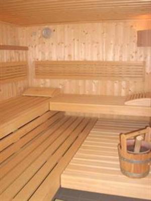 фото отеля Hotel Meran Hallenbad & Sauna Saarbrucken