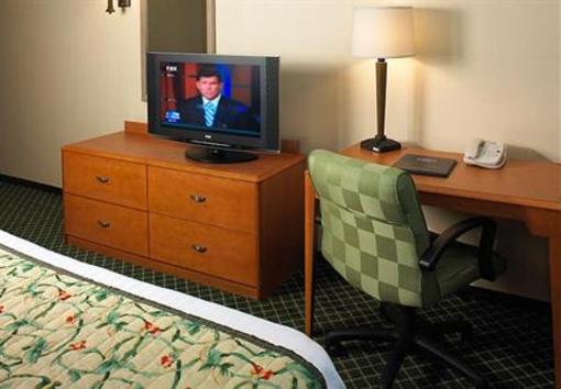 фото отеля Fairfield Inn & Suites Detroit Metro Airport Romulus