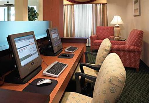 фото отеля Fairfield Inn & Suites Detroit Metro Airport Romulus