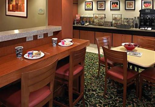 фото отеля Fairfield Inn & Suites Detroit Metro Airport Romulus
