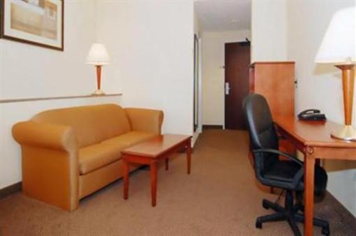 фото отеля Comfort Suites- Kings Island