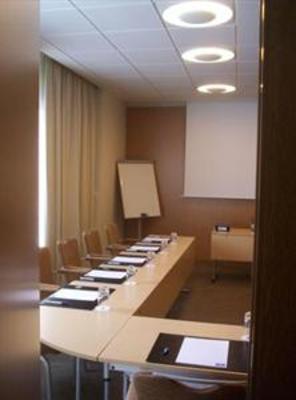 фото отеля Holiday Inn Express Toulouse Airport
