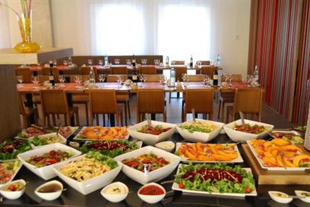 фото отеля Holiday Inn Express Toulouse Airport