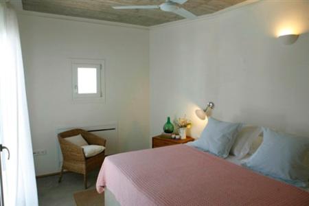 фото отеля Kamaroti Suites Hotel