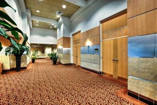фото отеля Crowne Plaza Orlando Universal