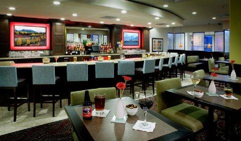 фото отеля Crowne Plaza Anchorage-Midtown