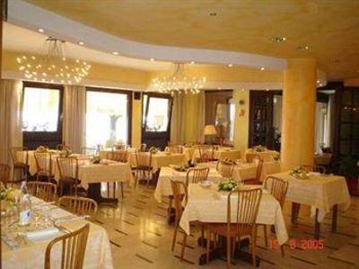 фото отеля Hotel Europa Desenzano del Garda