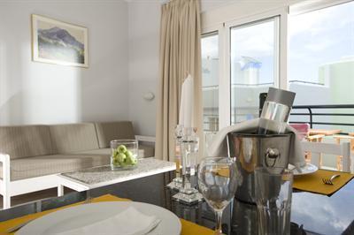 фото отеля Alantha Apartments Hotel