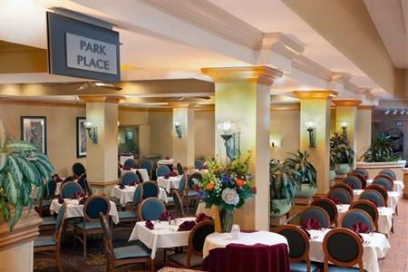 фото отеля Embassy Suites Hotel Greensboro Airport