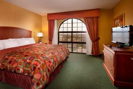 фото отеля Embassy Suites Hotel Greensboro Airport