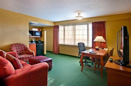 фото отеля Embassy Suites Hotel Greensboro Airport