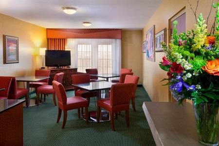 фото отеля Embassy Suites Hotel Greensboro Airport