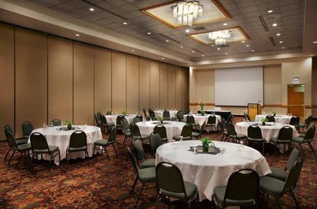 фото отеля Embassy Suites Hotel Greensboro Airport