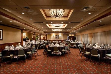 фото отеля Embassy Suites Hotel Greensboro Airport