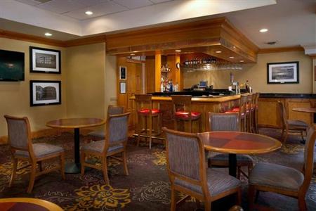 фото отеля Embassy Suites Hotel Greensboro Airport