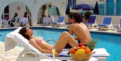 фото отеля Sunny Hill Hotel Apartments Paphos