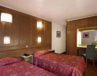 фото отеля St Giles Hotel London