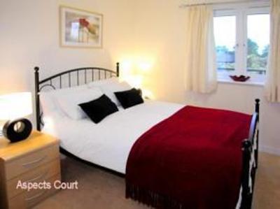 фото отеля Berkshire Rooms at Slough Apartments