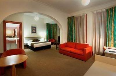 фото отеля Monte Pio Motor Inn