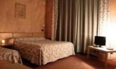 фото отеля Hotel Sangrila
