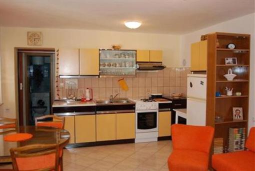 фото отеля Apartments Lidija Novi Vinodolski