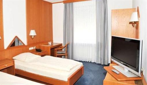 фото отеля Hotel Zur Post Lauf an der Pegnitz
