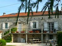 Les Moustans