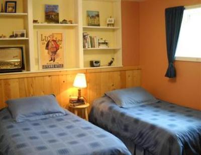 фото отеля Pine Cones Bed & Breakfast