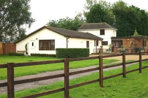 фото отеля Kickles Lodge Newport Pagnell