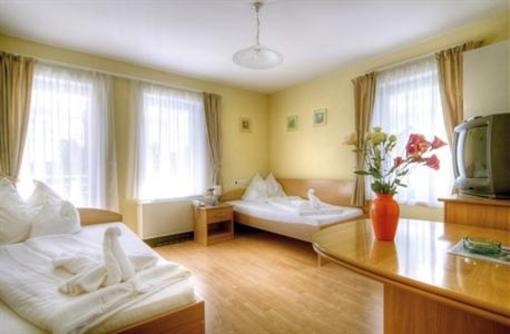фото отеля Jade Hotel Veszprem