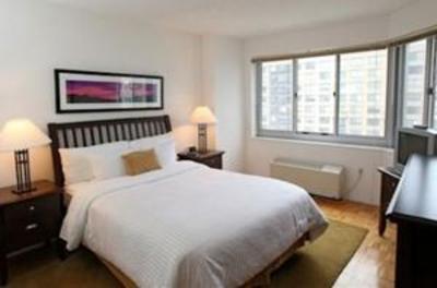 фото отеля East Hampton Towers