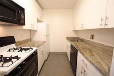 фото отеля East Hampton Towers