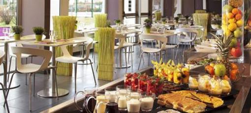 фото отеля Hotel Kyriad Lyon Est Vaulx-en-Velin