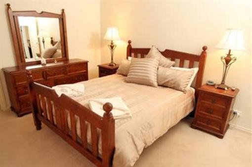 фото отеля Emaroo Riverside Townhouse Mildura