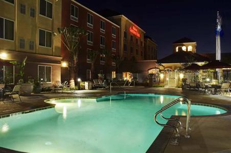 фото отеля Hilton Garden Inn Fontana