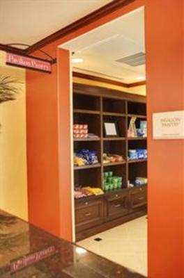фото отеля Hilton Garden Inn Fontana