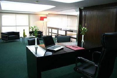 фото отеля Majestic Hotel & Suites