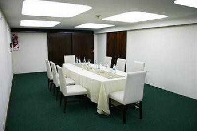 фото отеля Majestic Hotel & Suites