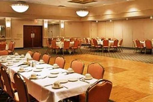 фото отеля Ramada Inn South Beloit
