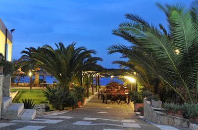 фото отеля Hotel Il Timone Carovigno