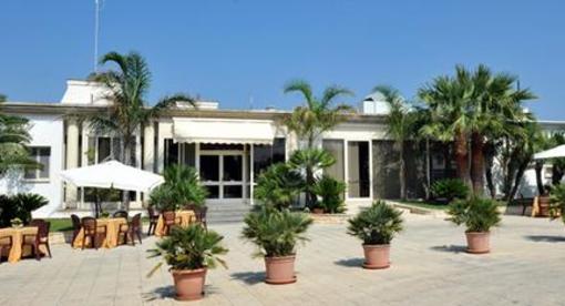фото отеля Hotel Il Timone Carovigno