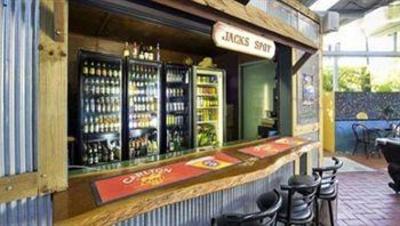 фото отеля Aquarius Backpackers