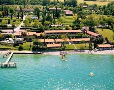 фото отеля Villaggio Turistico Vo Hotel Desenzano del Garda