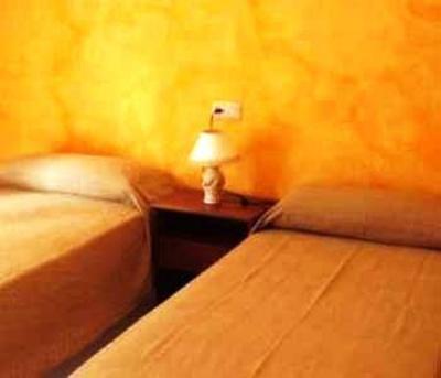 фото отеля Hostal La Barca Blanes
