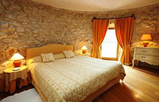 фото отеля Chateau De Taulane Hotel La Martre