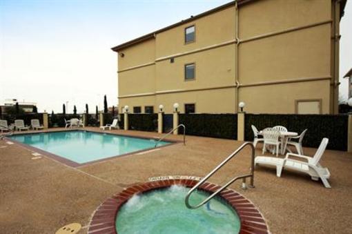 фото отеля BEST WESTERN Denton Inn & Suites