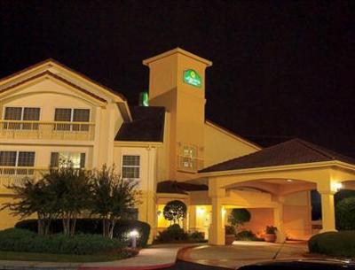 фото отеля La Quinta Macon Inn and Suites