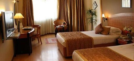 фото отеля Ramee Guestline Hotel, Juhu