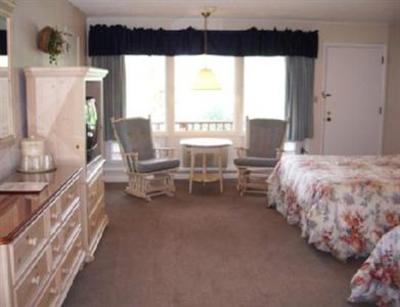 фото отеля Cliff Dwellers Inn